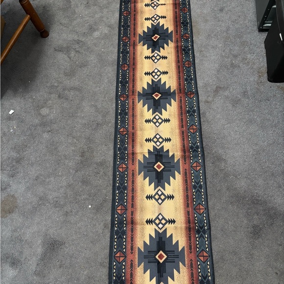 Aztec Pattern Table Runner - Picture 1 of 2